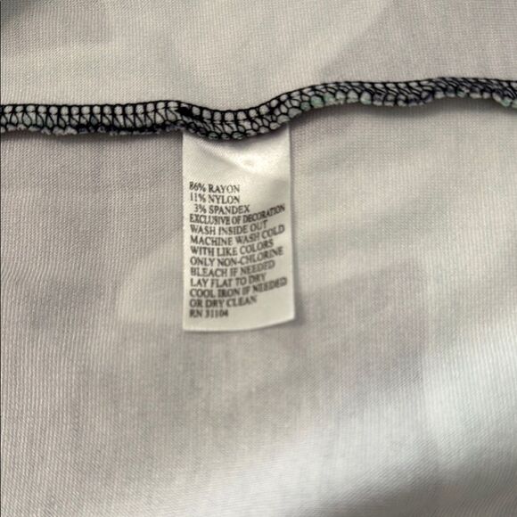 Crown & Ivy Elegant Navy, Green & White Starfish Patterned Dress. - Picture 7 of 7